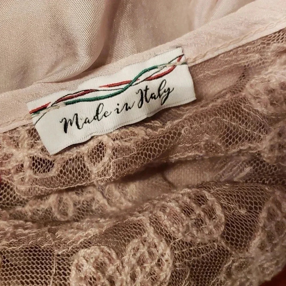 𝅺MADE in Italy silk blouse size S-M NWOT - Picture 6 of 7